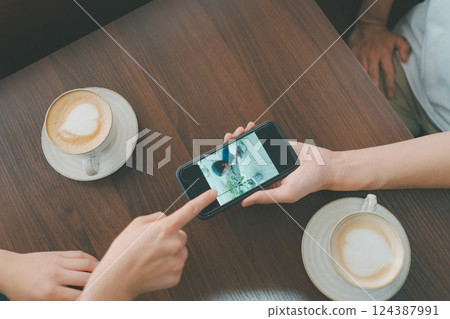 cafeteria, cafe, caffe 124387991