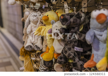 Over-the-counter stuffed toy backpack Over-the-counter stuffed toy backpack 124388311