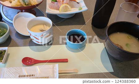 Chicken Kamameshi set meal material background 124388360