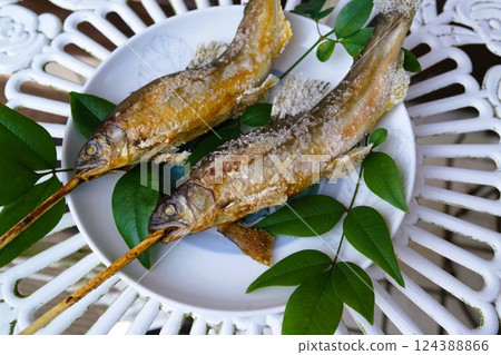 香魚串材質背景 香魚串材質背景 124388866