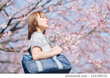 櫻花下的女高中生 124389332