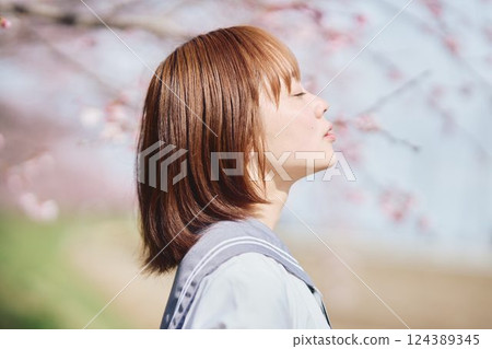 櫻花下的女高中生 櫻花下的女高中生 124389345