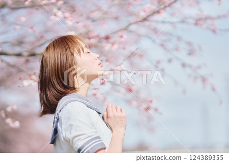 櫻花下的女高中生 124389355