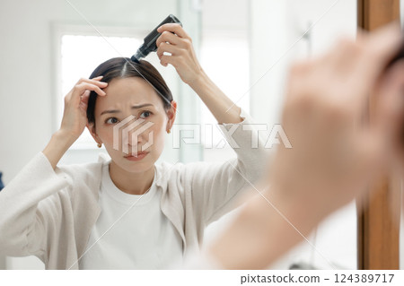 Women who do hair care 124389717
