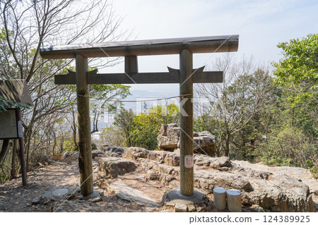 三上山（近江富士）山頂 124389925