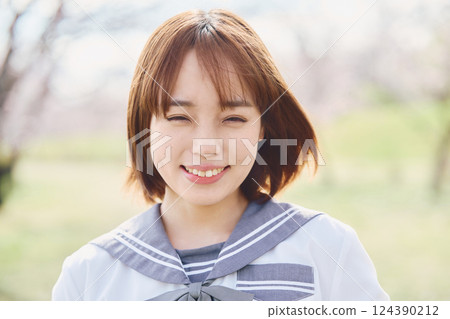 School girls with a smile 124390212