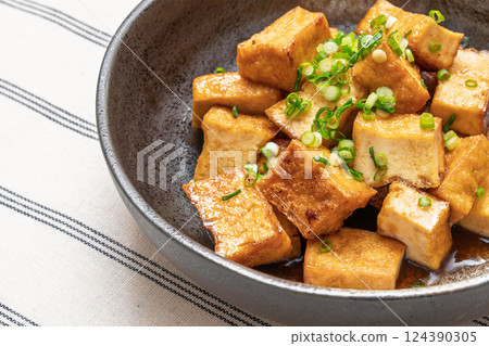 Teriyaki fried tofu 124390305