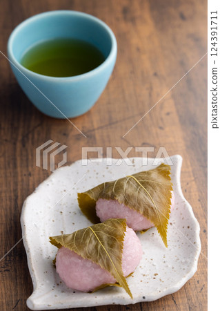 櫻餅，一種預示春天到來的日本甜點 124391711