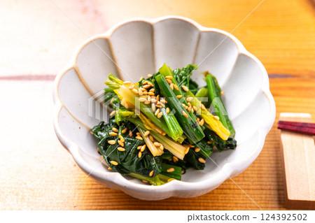 芝麻菠菜 124392502