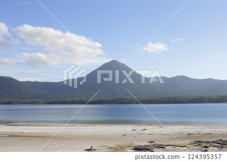 Osorezan, blue sky and Mt. Ojinzan, Lake Usoriyama and white sand beach (Gokurakuhama) Osorezan, blue sky and Mt. Ojinzan, Lake Usoriyama and white sand beach (Gokurakuhama) 124395357