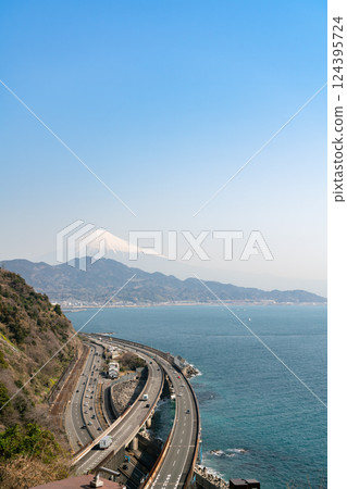 [Shizuoka Prefecture] View from Satta Pass in spring 124395724