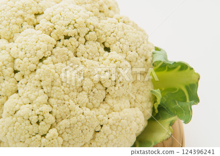 cauliflower  124396241
