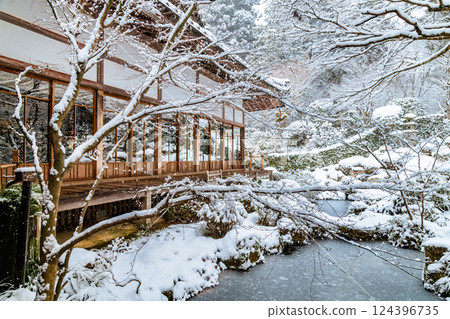 京都大原十碧園三千院雪景 京都大原十碧園三千院雪景 124396735