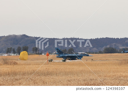 Training flight F-2 fighter jet, Matsushima Air Base, Japan Air Self-Defense Force Training flight F-2 fighter jet, Matsushima Air Base, Japan Air Self-Defense Force 124398107