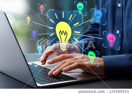 Knowledge management and mapping. Brainstorming and idea generation. Solutions using laptop 124399353