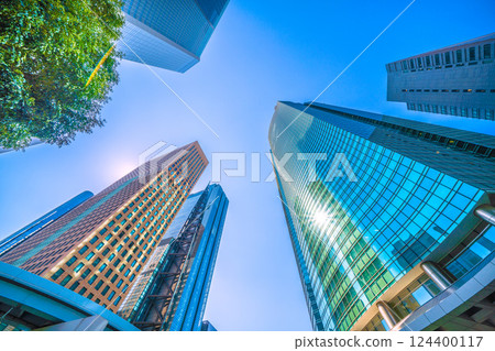 Tokyo cityscape in Japan: The season of fresh greenery. Sparkling like spring has arrived... Overlooking the Shiodome business district, etc. = March 21st 124400117
