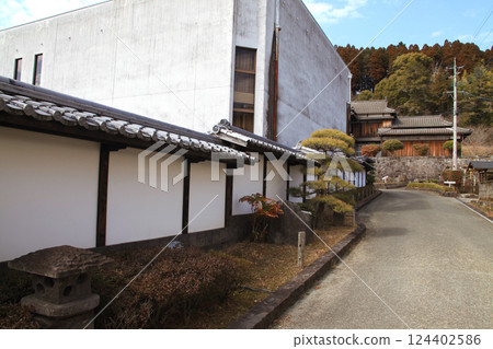 Kumamoto Prefecture: Streets around the ruins of the Minamiseki Ochaya teahouse on the Buzen Highway Kumamoto Prefecture: Streets around the ruins of the Minamiseki Ochaya teahouse on the Buzen Highway 124402586