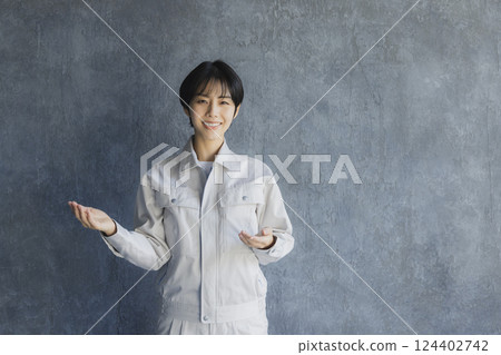 Women in work clothes 124402742