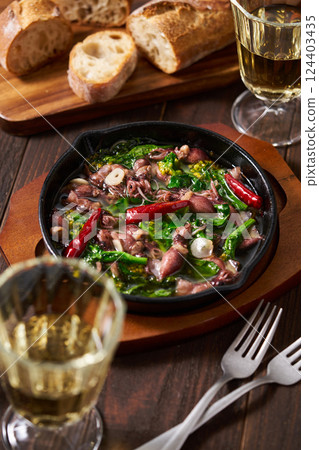 螢火蟲魷魚和油菜花阿吉洛 螢火蟲魷魚和油菜花阿吉洛 124403435