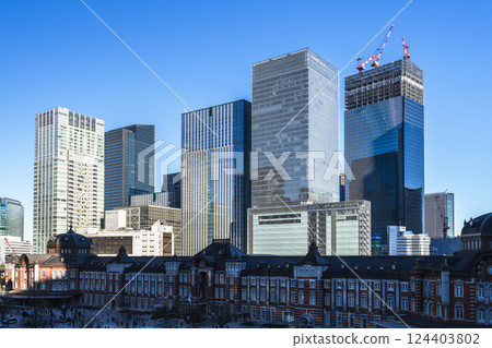 Tokyo Station and Yaesu skyscrapers [Chiyoda Ward, Tokyo] 124403802