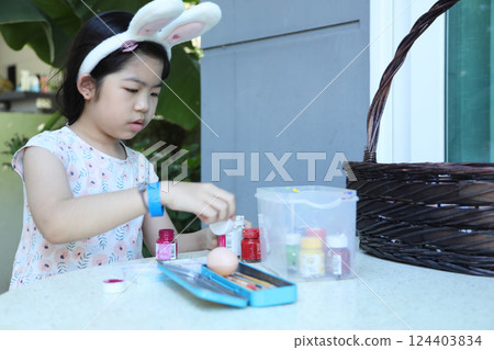 Easter in Asian 124403834