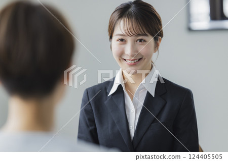 Woman interviewing 124405505