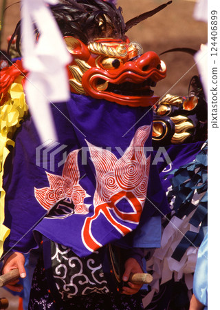The red lion dances The red lion dances 124406899
