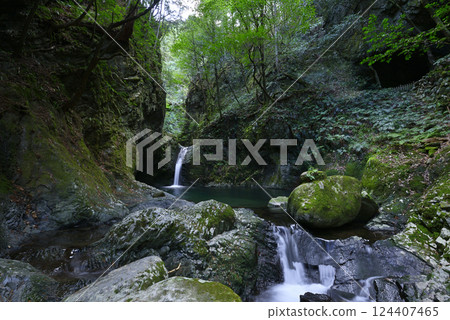 Minami Kamagataki Falls 124407465