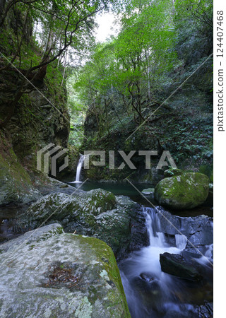 Minami Kamagataki Falls 124407468