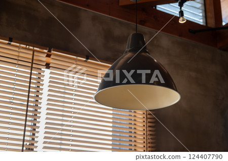 時尚咖啡廳室內照明 124407790