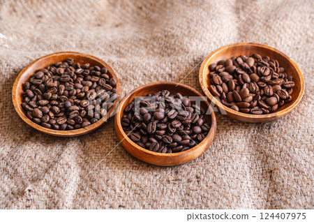 三種咖啡豆 124407975