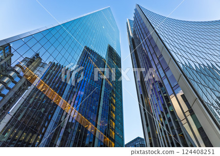 Modern Glass Skyscrapers Reflecting Sky in Business District Architecture, London Modern Glass Skyscrapers Reflecting Sky in Business District Architecture, London 124408251