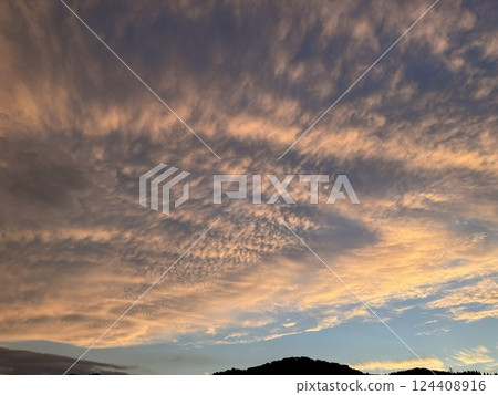A view of the sky at dusk, feeling the nature A view of the sky at dusk, feeling the nature 124408916