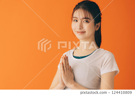 熱瑜珈圖片 124410809