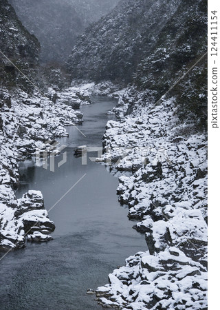 A tour of Oboke Gorge and its strangely shaped rock formations in the snow A tour of Oboke Gorge and its strangely shaped rock formations in the snow 124411154