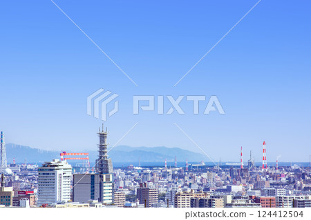 大分市區和四國山脈 124412504