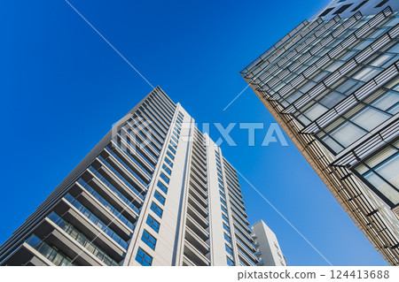 Cityscape of Shizuoka City's skyscrapers against the blue sky (Shizuoka Prefecture) Cityscape of Shizuoka City's skyscrapers against the blue sky (Shizuoka Prefecture) 124413688