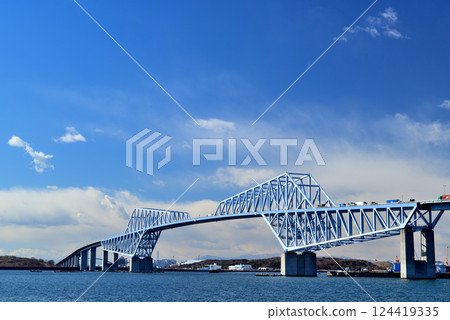 冬季的東京京門大橋 藍天風景 124419335