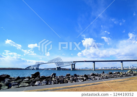 Tokyo Gate Bridge in winter Blue sky scenery Tokyo Gate Bridge in winter Blue sky scenery 124419352