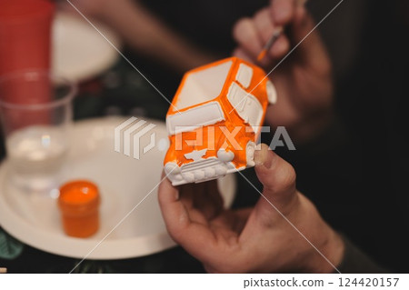 Creative Toy Car Painting Activity for Kids to Explore Their Artistry and Skills 124420157