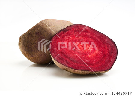 Fresh Beetroot Slice on white background 124420717