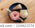 Donuts and cakes 124421574