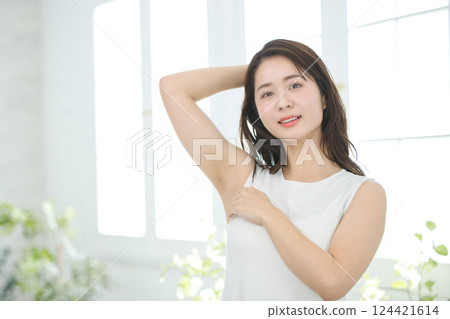 年輕女性的美麗 年輕女性的美麗 124421614