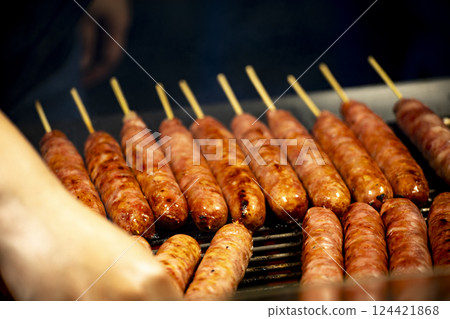 烤香腸的美味時刻 124421868