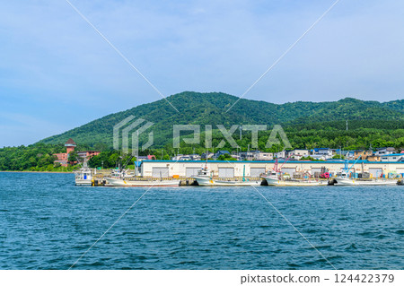 Topushi Fishing Port, a small fishing port on Lake Saroma in eastern Hokkaido Topushi Fishing Port, a small fishing port on Lake Saroma in eastern Hokkaido 124422379