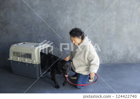 Man training a dog 124422740