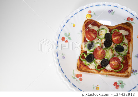 Handmade simple pizza toast is ready Handmade simple pizza toast is ready 124422918