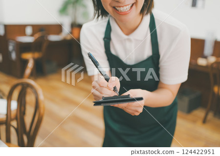 女生 女孩 女性 124422951