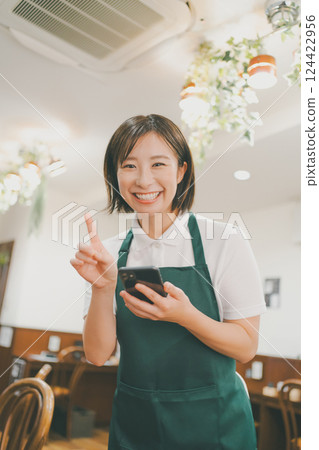 女生 女孩 女性 124422956