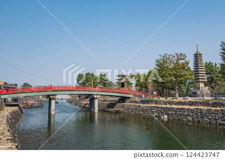 宇治公園塔島 13 層石塔 京都府宇治市 宇治公園塔島 13 層石塔 京都府宇治市 124423747